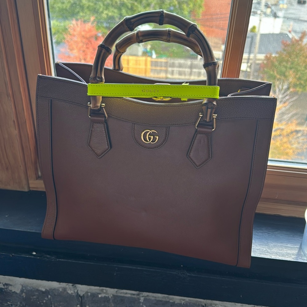 Gucci Diana tote NEW. Cuir leather
